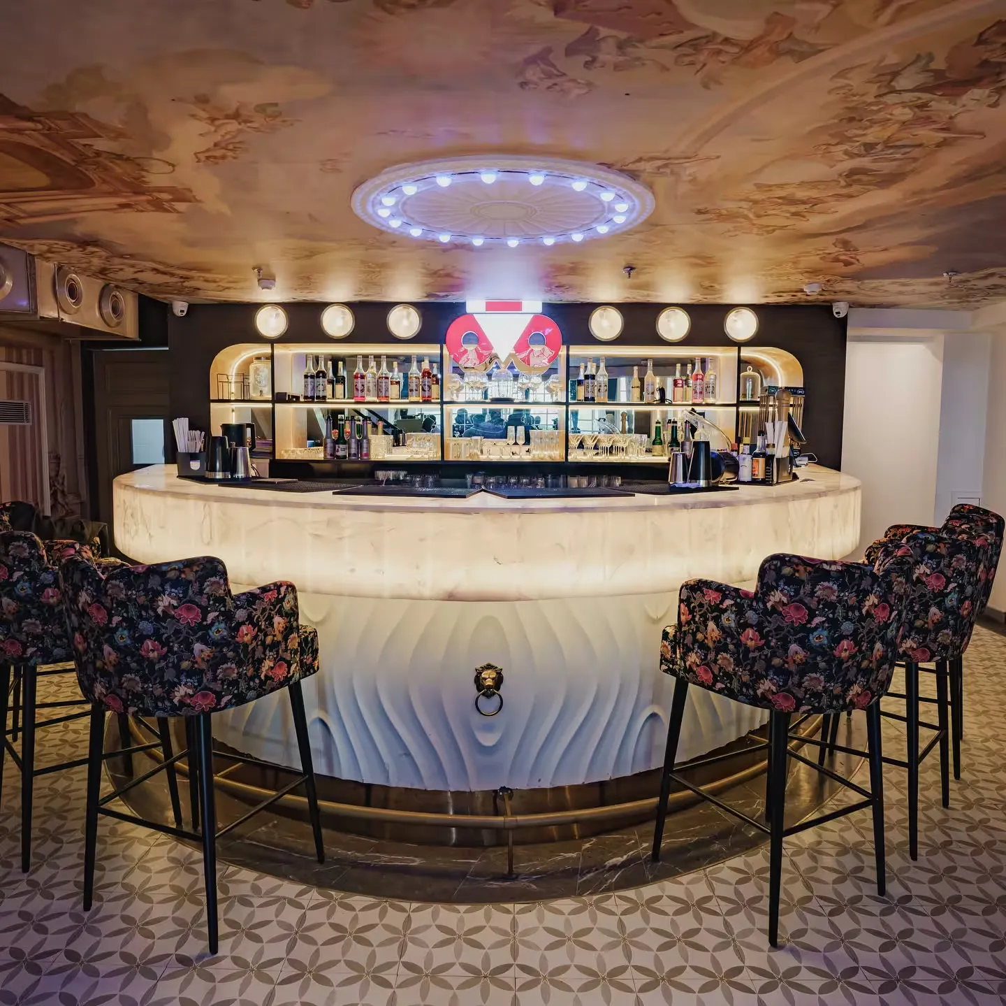 Restaurant ambience 1