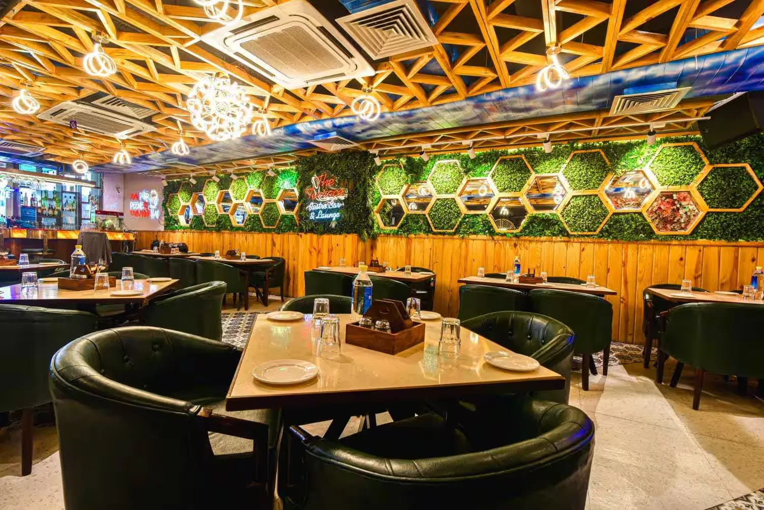 Restaurant ambience 1
