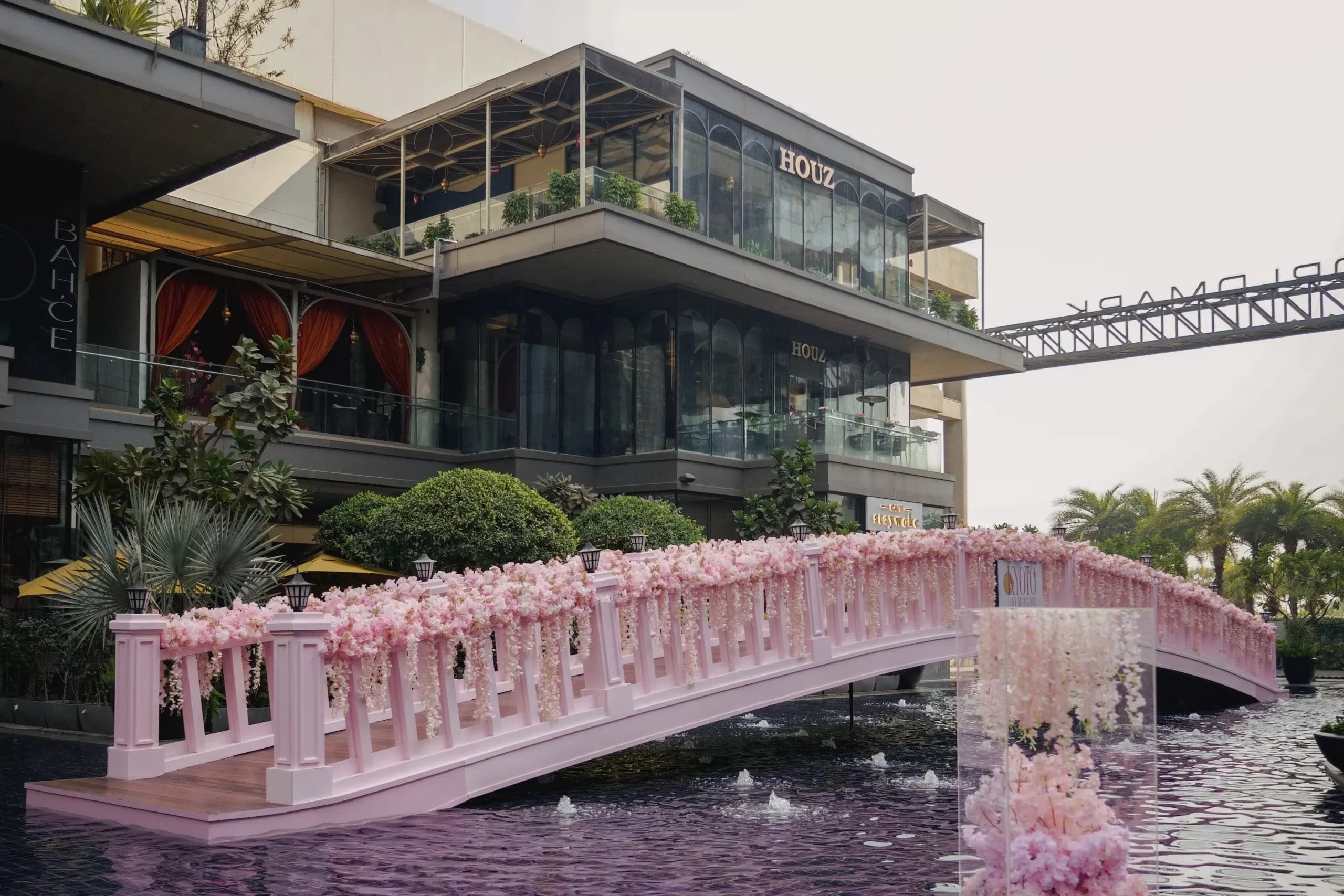 Restaurant ambience 1
