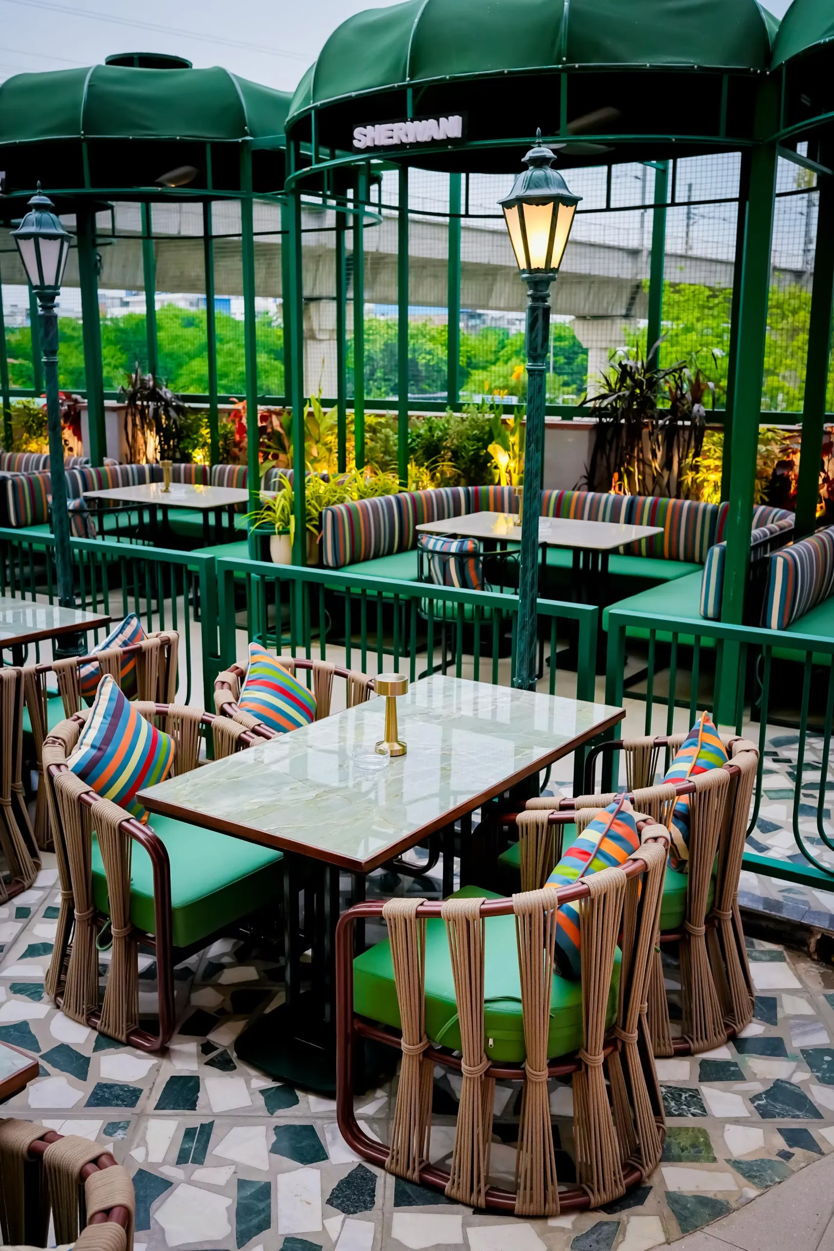 Restaurant ambience 3