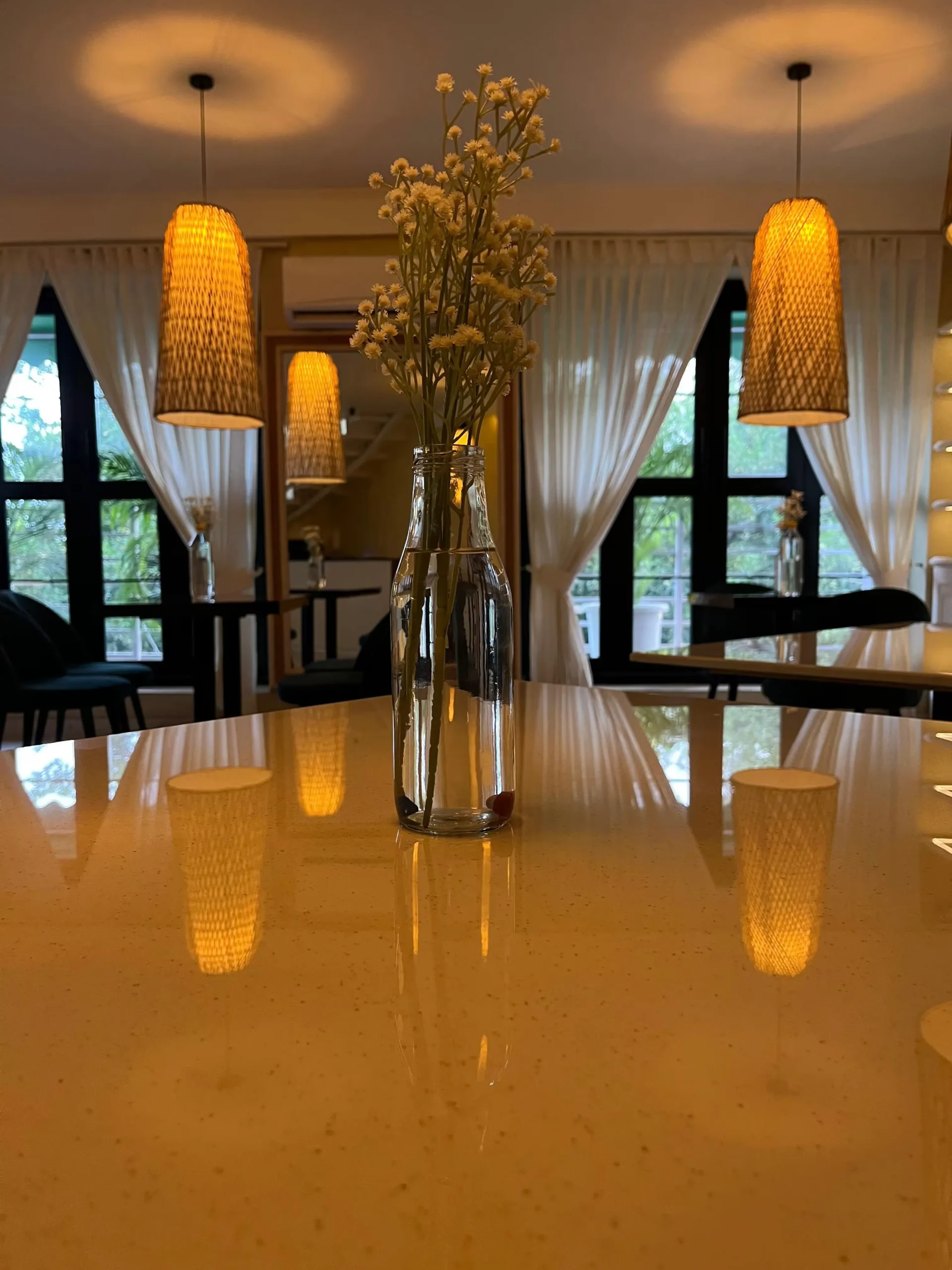 Restaurant ambience 1