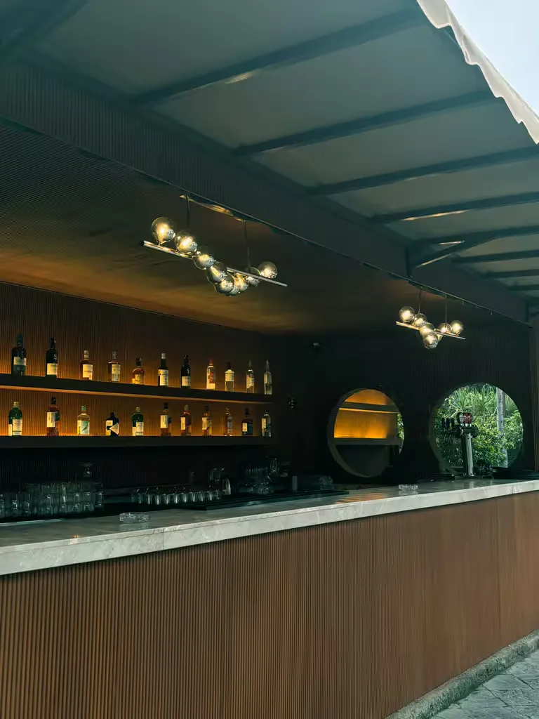 Restaurant ambience 2