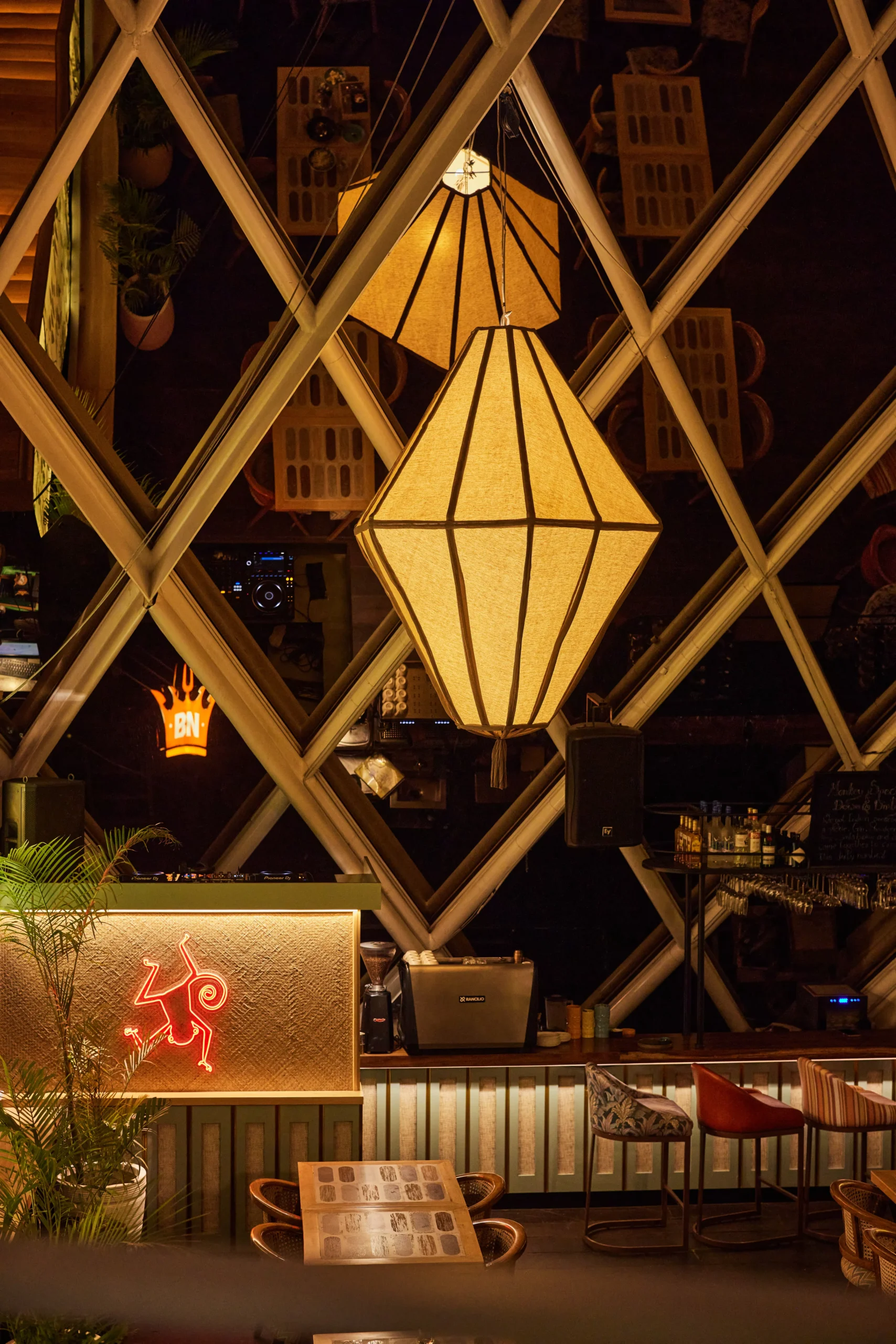 Restaurant ambience 3