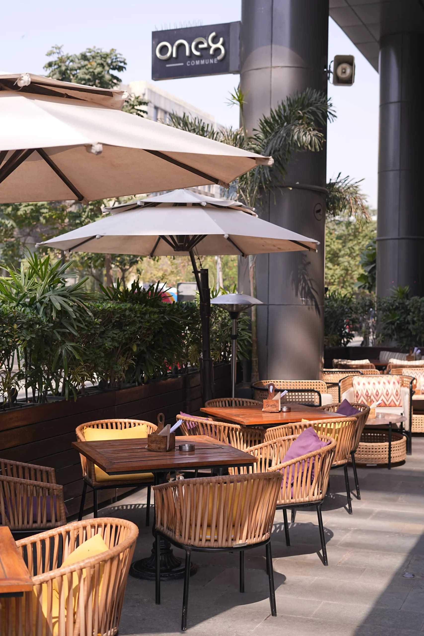 Restaurant ambience 3