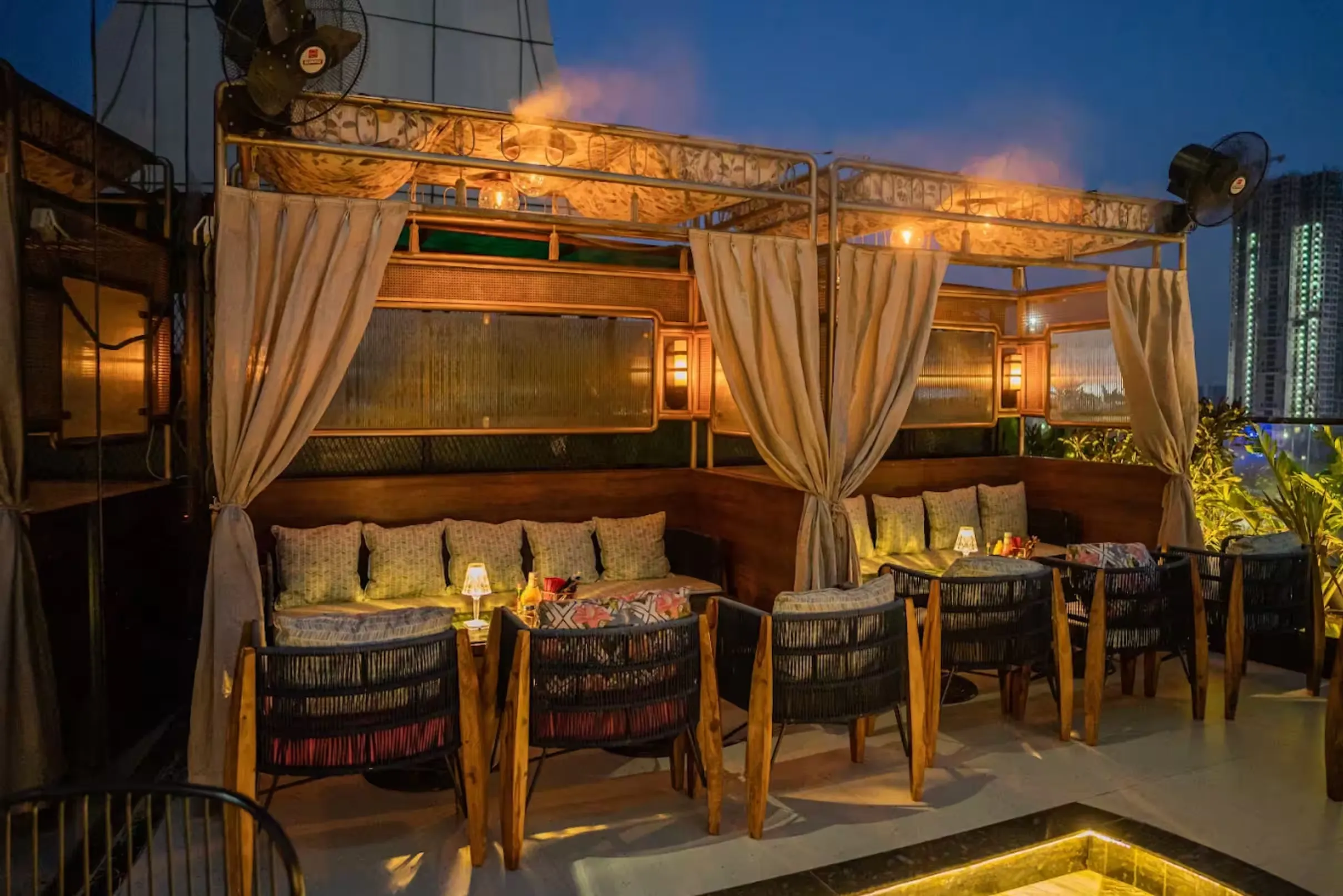 Restaurant ambience 2
