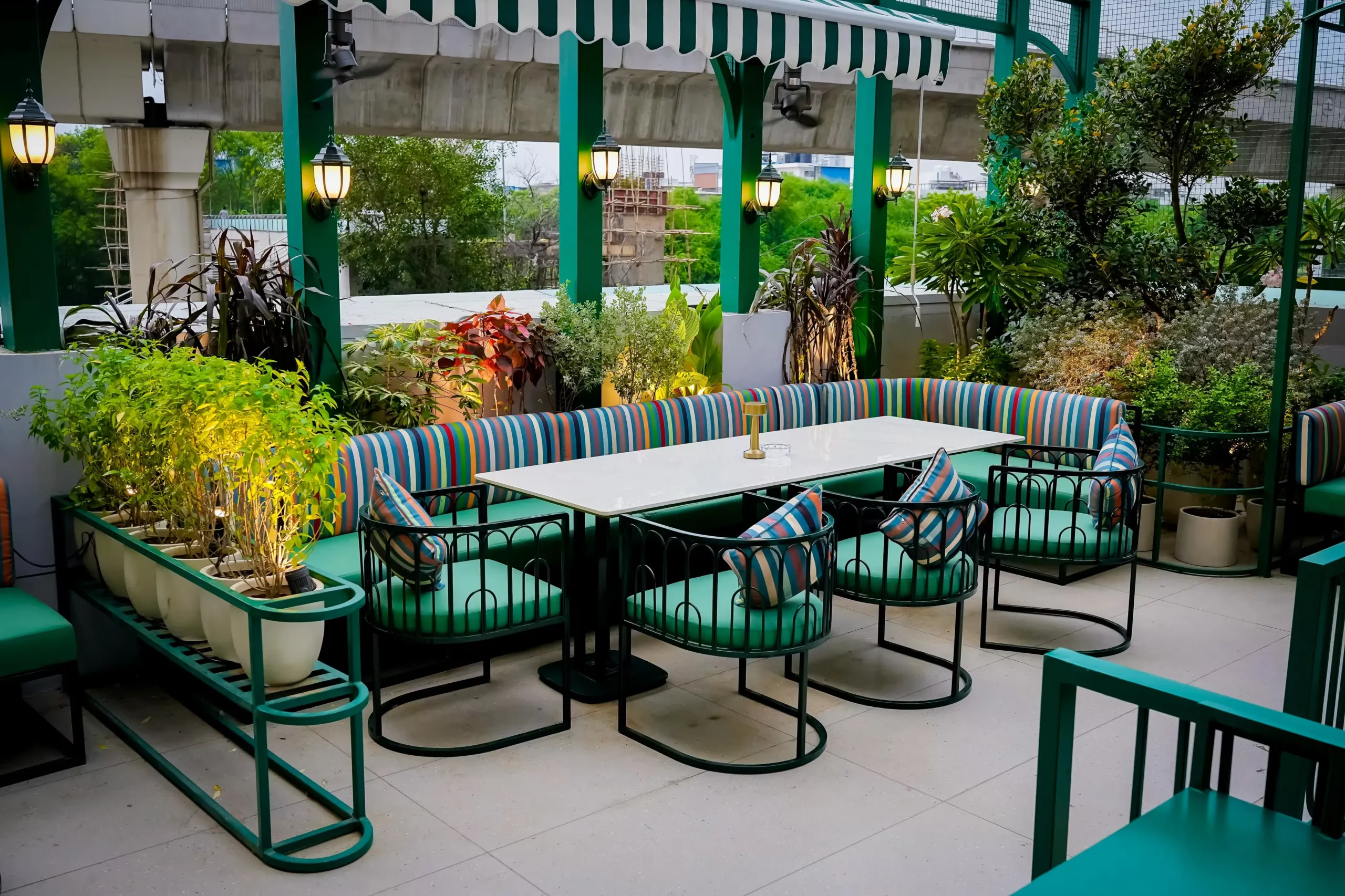Restaurant ambience 1