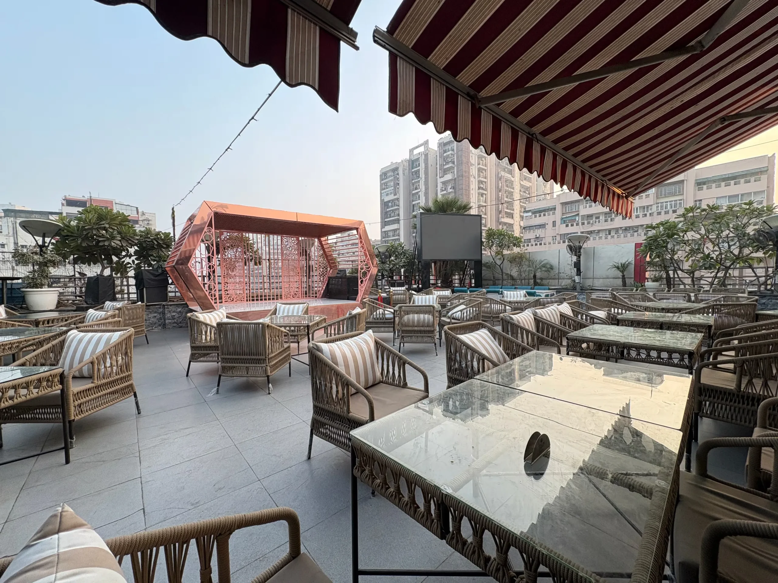 Restaurant ambience 3