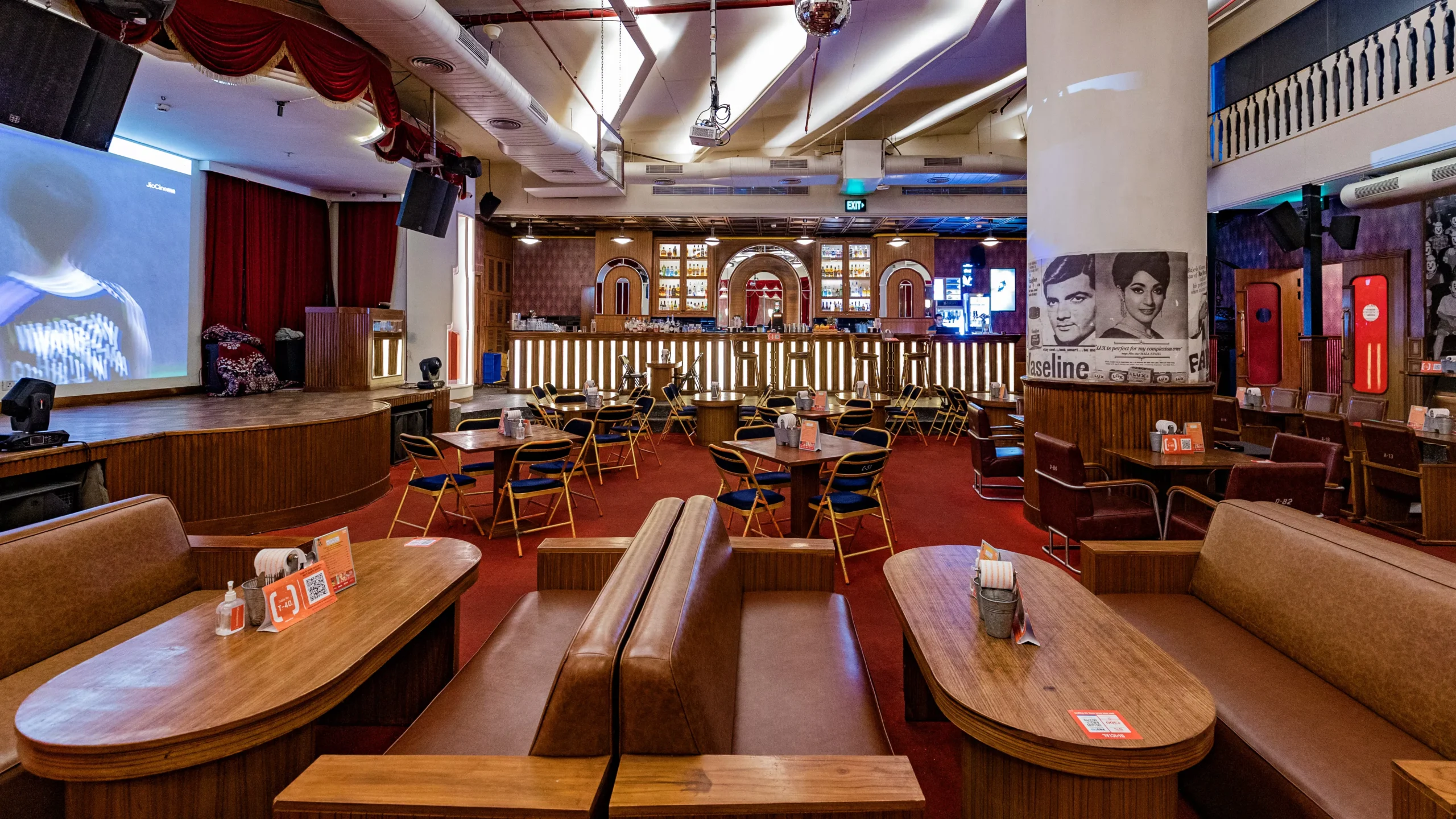 Restaurant ambience 1