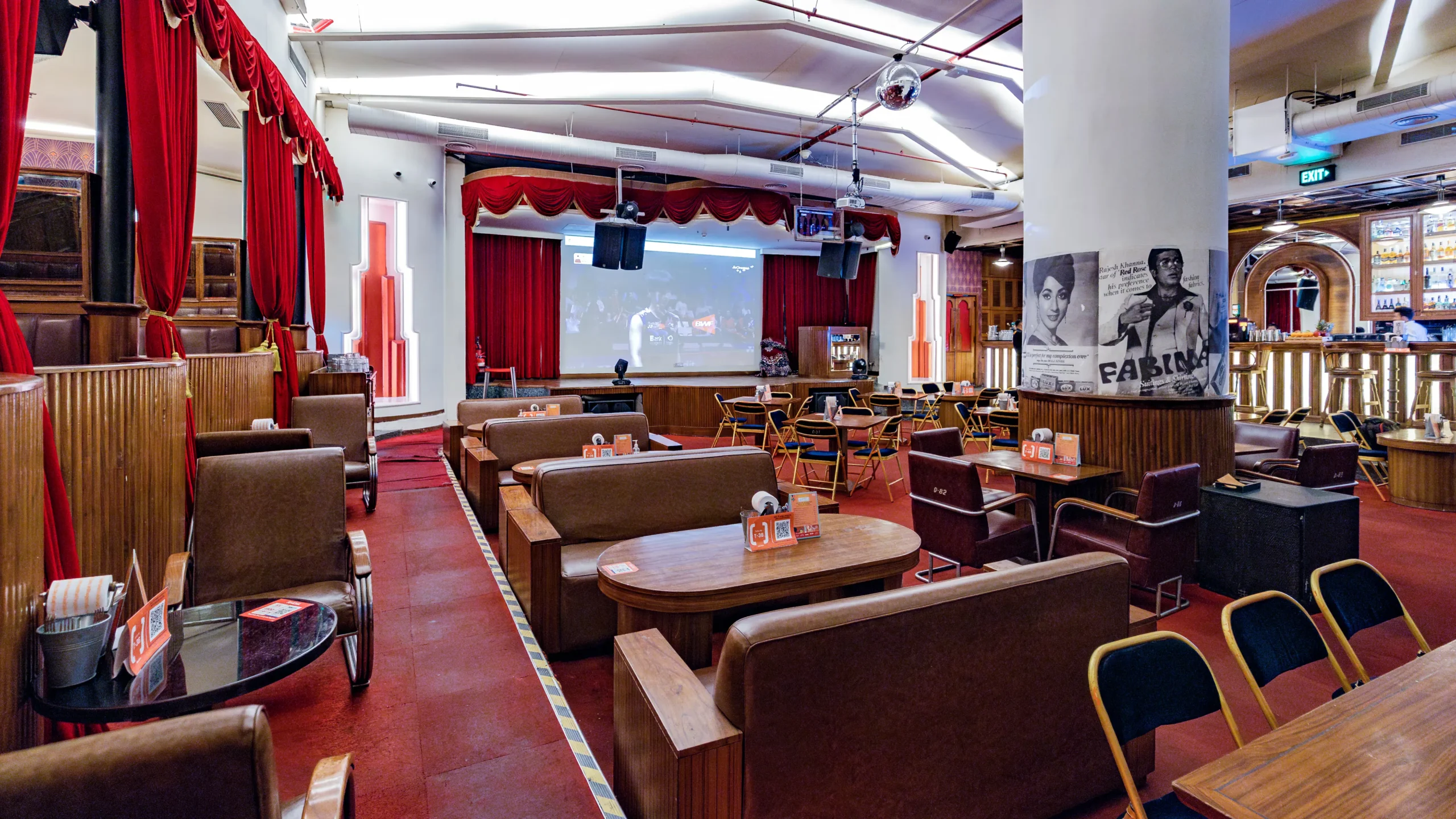 Restaurant ambience 3