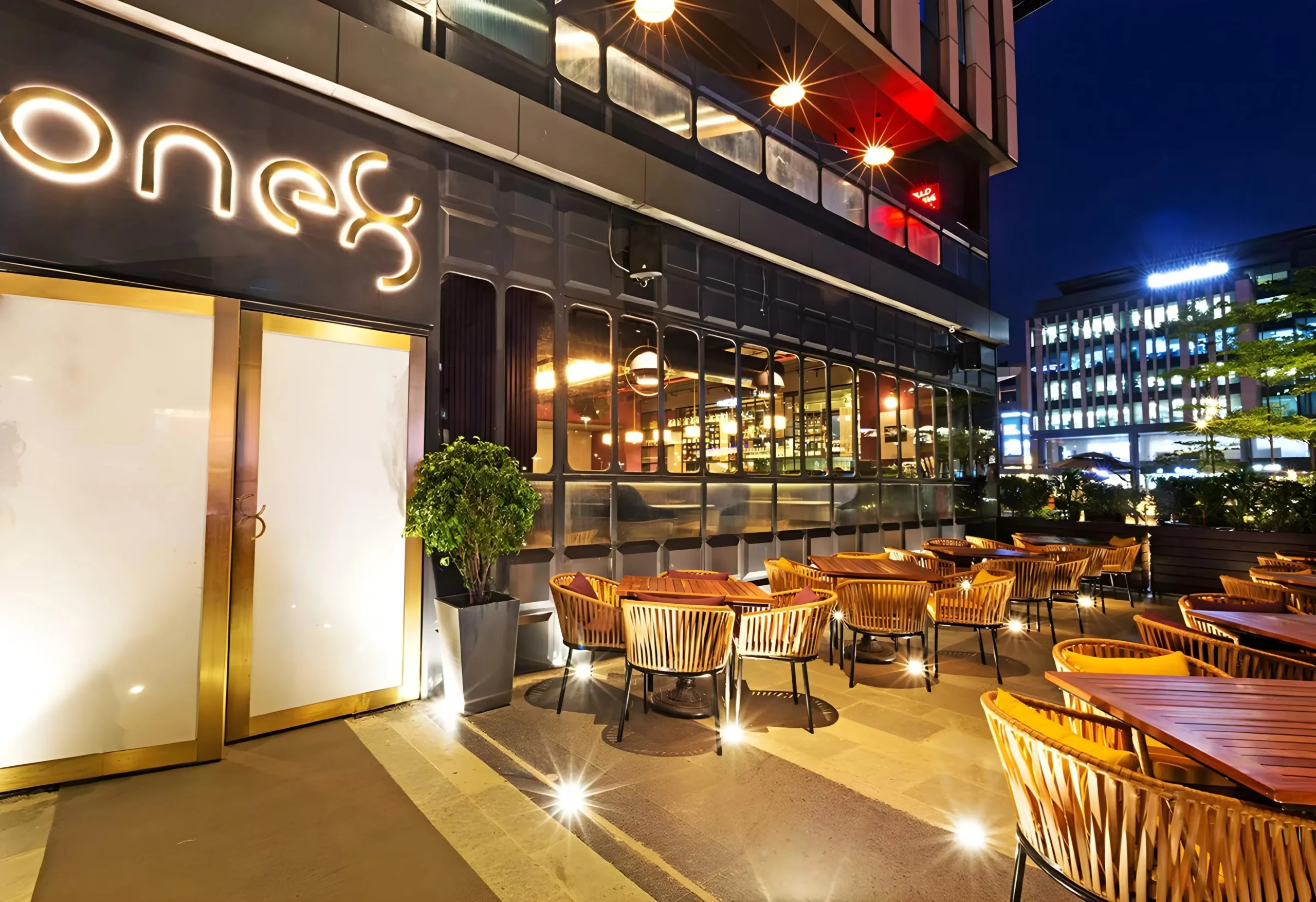 Restaurant ambience 1