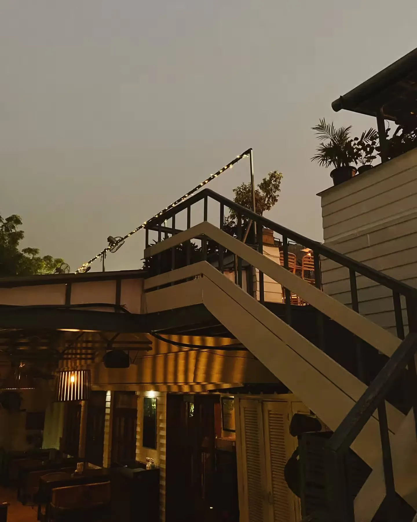 Restaurant ambience 2