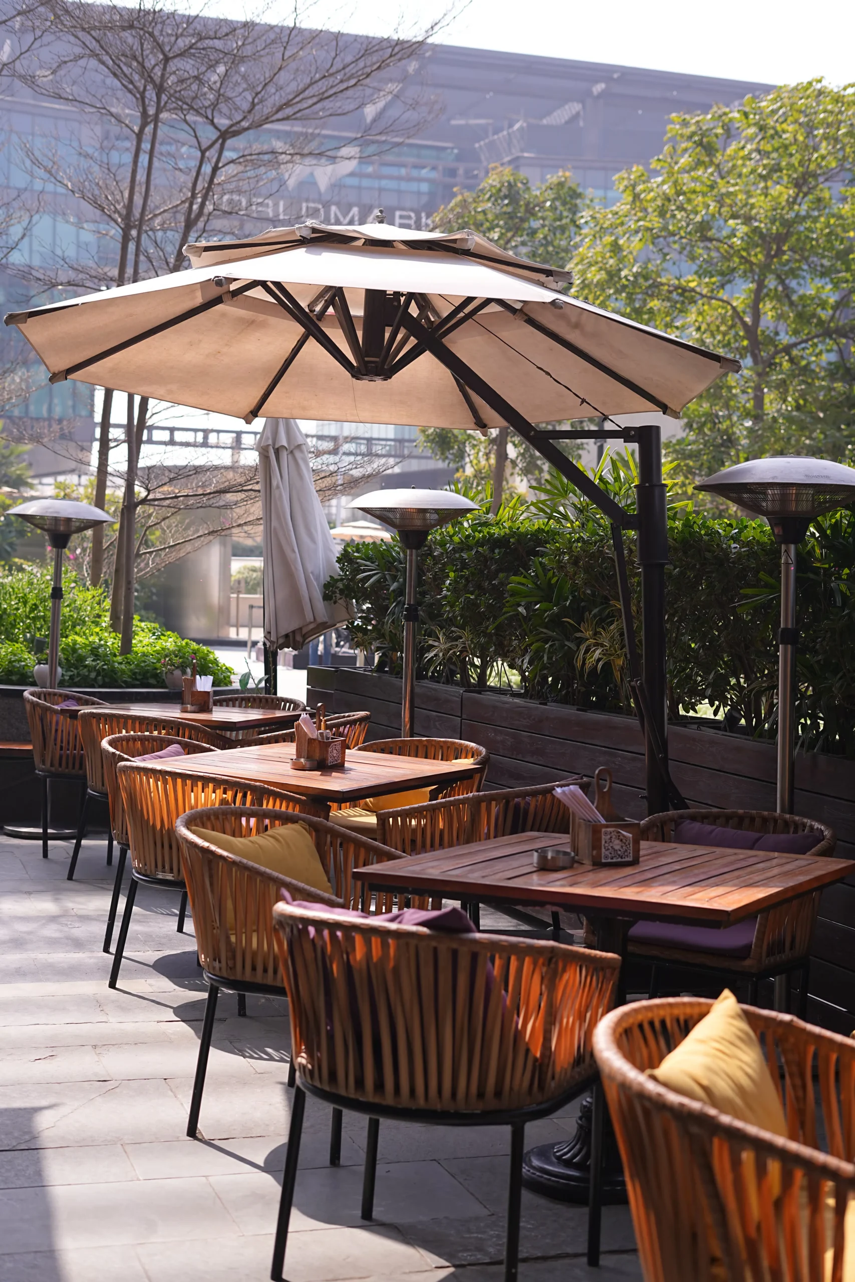 Restaurant ambience 2